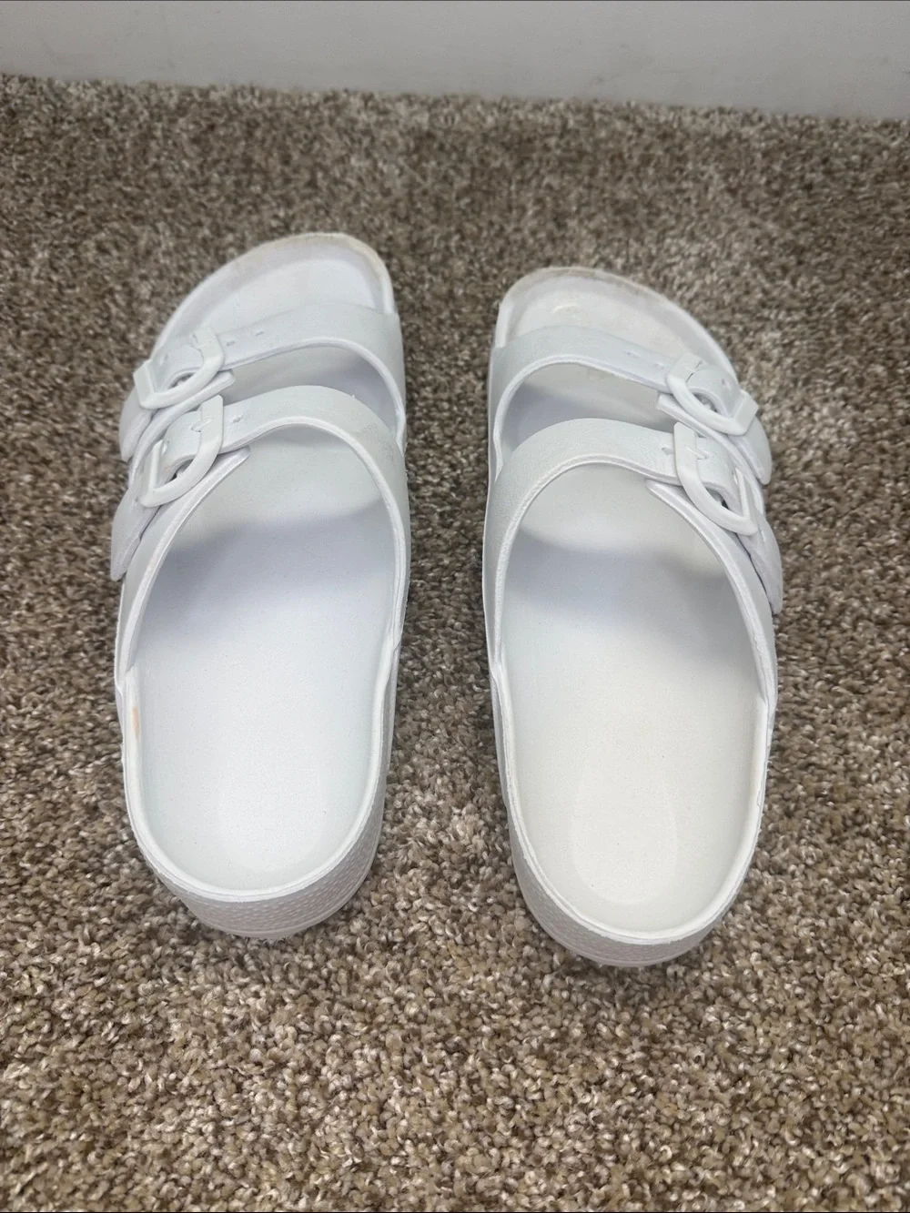 N/A comfortable white